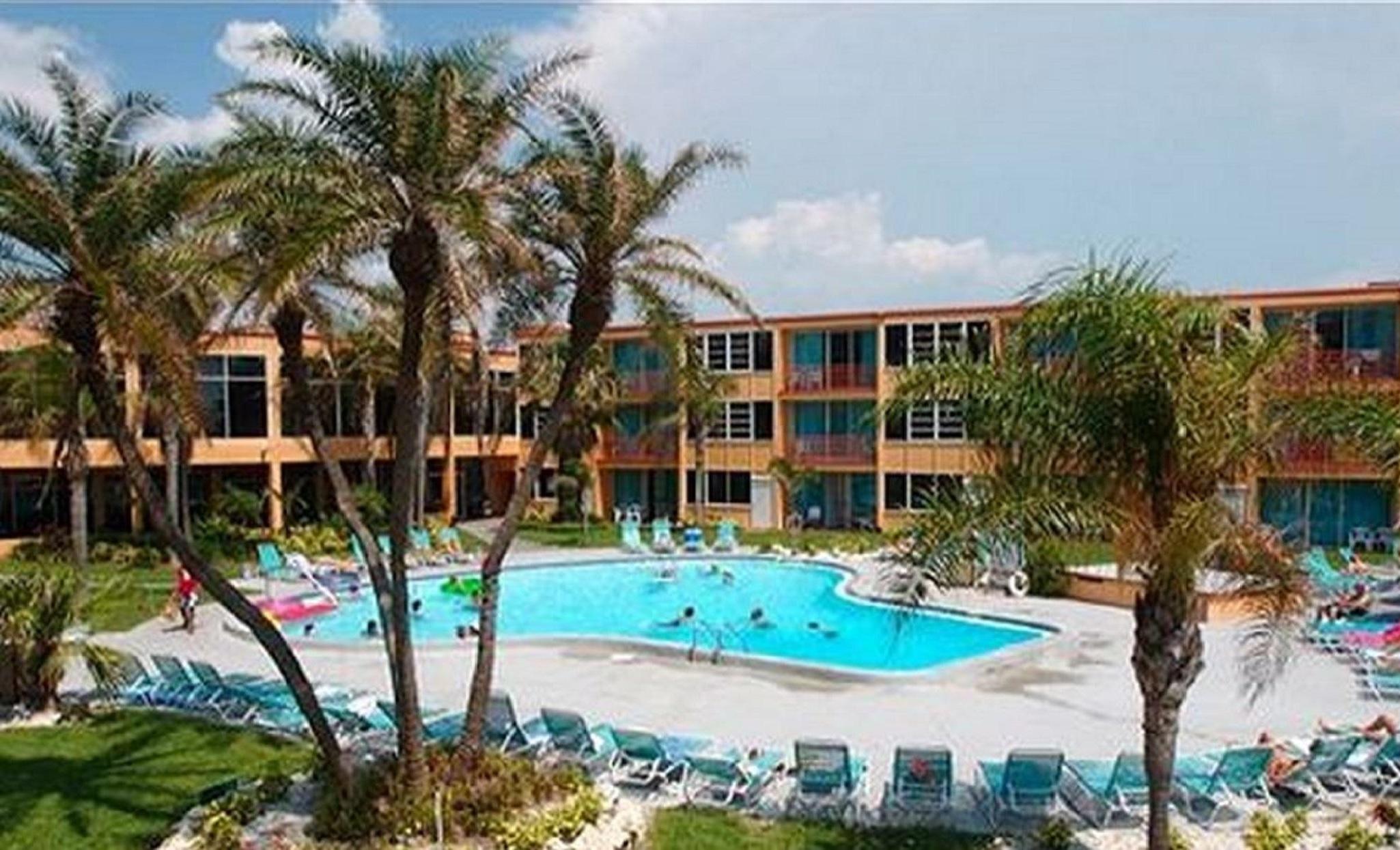 Dolphin Beach Resort St. Pete Beach Exterior photo