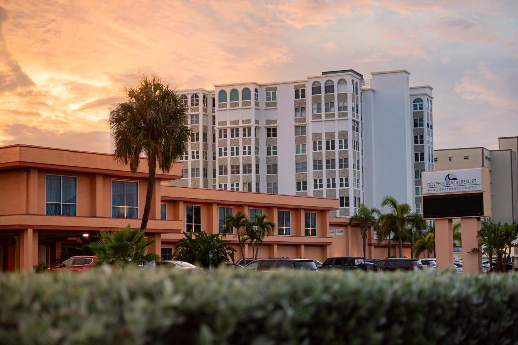 Dolphin Beach Resort St. Pete Beach Exterior photo