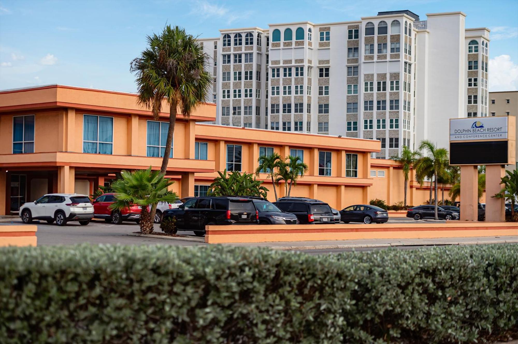 Dolphin Beach Resort St. Pete Beach Exterior photo